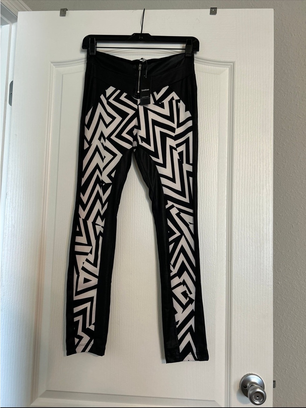 bebe Black and White Geometric Leggings